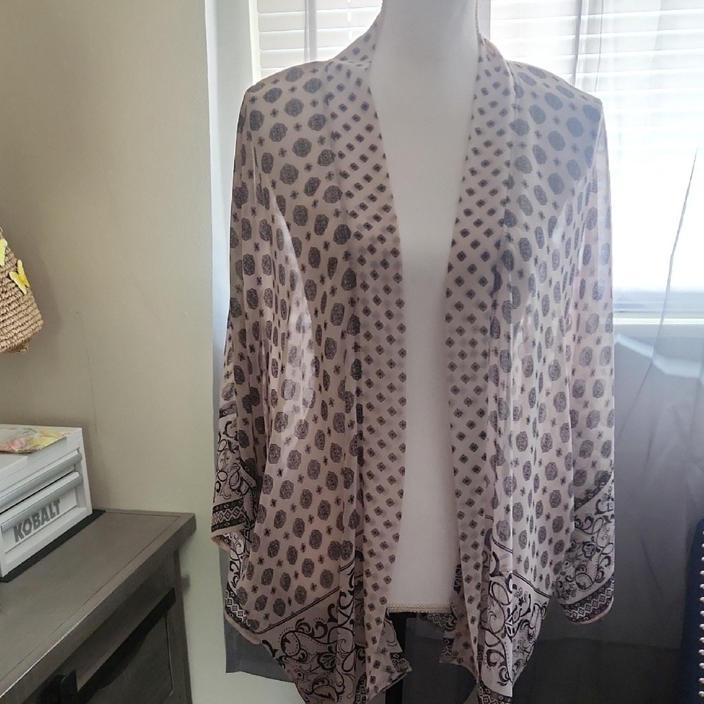 croft & barrow Cream Blousy Shrug with Charcoal Medallion Print